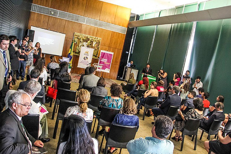 Ato na Câmara homenageia 25 anos da entidade