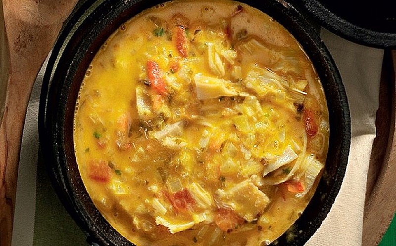 A receita é feita com a jaca ainda verde, sem cheiro, gosto e mais firme
