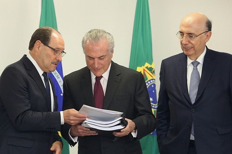 No dia 8 de novembro, Sartori entregou a Temer documento com propostas para ajuste fiscal