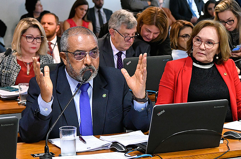 O senador Paulo Paim (PT-RS) alertou para o risco da subjetividade dos critéros