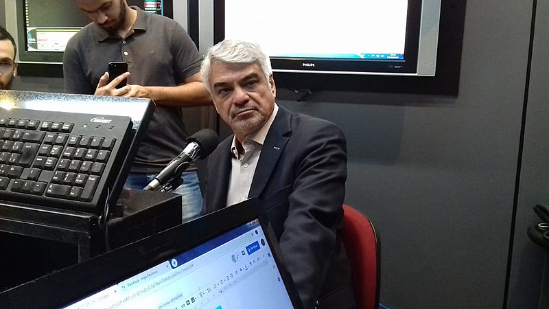 Além da atuação na política, o senador Humberto Costa é médico psiquiatra e jornalista de formação