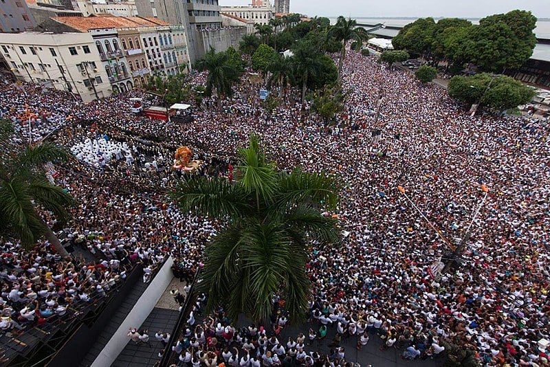 A festa religiosa movimenta R$ 1 bilhão e reúne cerca de 2 milhões de pessoas durante o mês de outubro