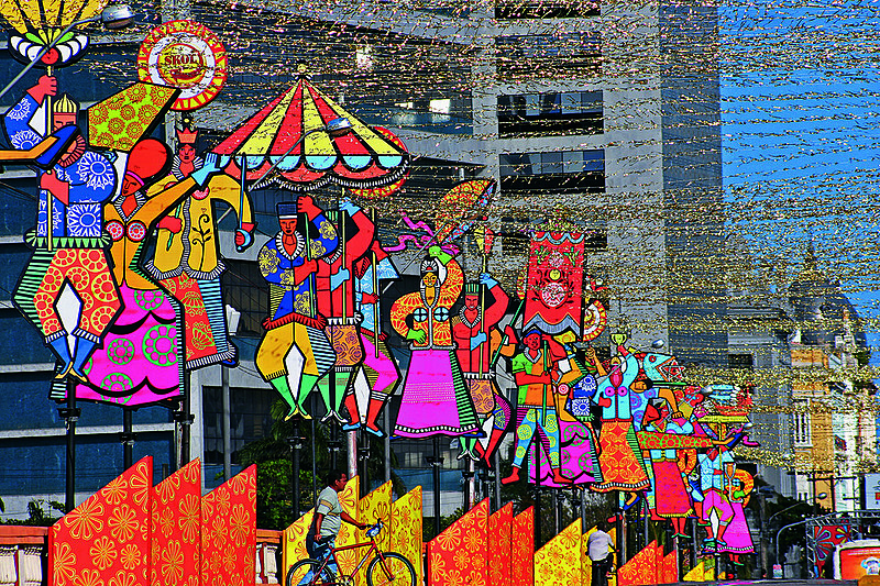 Cores e tons do carnaval pernambucano chegam ao Cais do Sertão