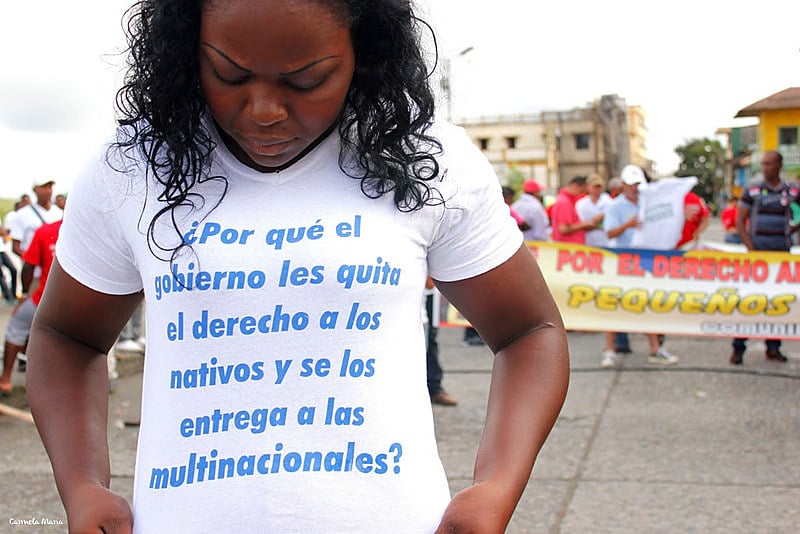 “Por que o governo retira direitos de pessoas nativas e os concede a corporações multinacionais?” Mobilização no departamento de Cauca, 2013