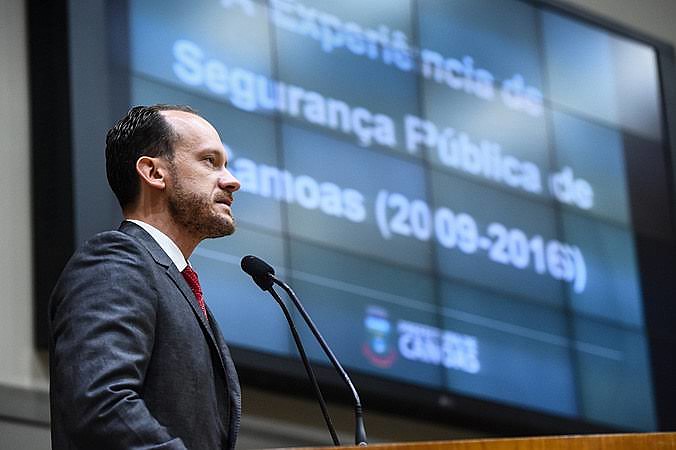Para especialista em segurança pública, as forças democráticas devem se unir contra o projeto apresentado por Bolsonaro