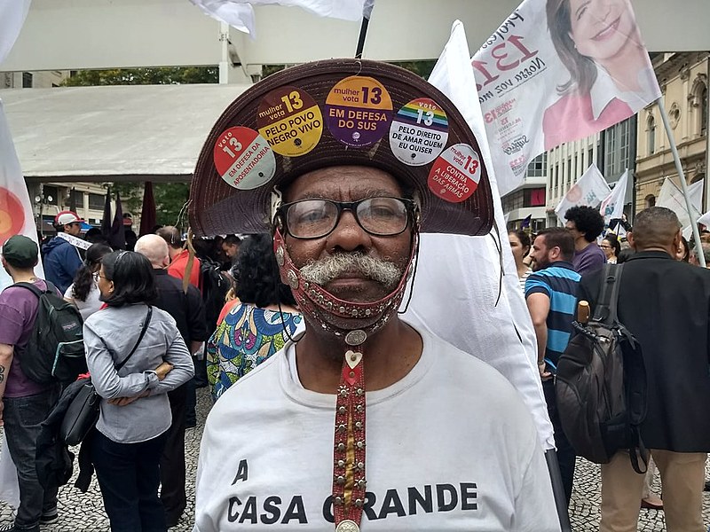 Apoiadores de Fernando Haddad (26) fizeram caminhada na manhã desta sexta-feira (26), no centro de São Paulo