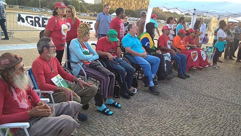 Os grevistas também protestam contra a volta intensa da fome no Brasil