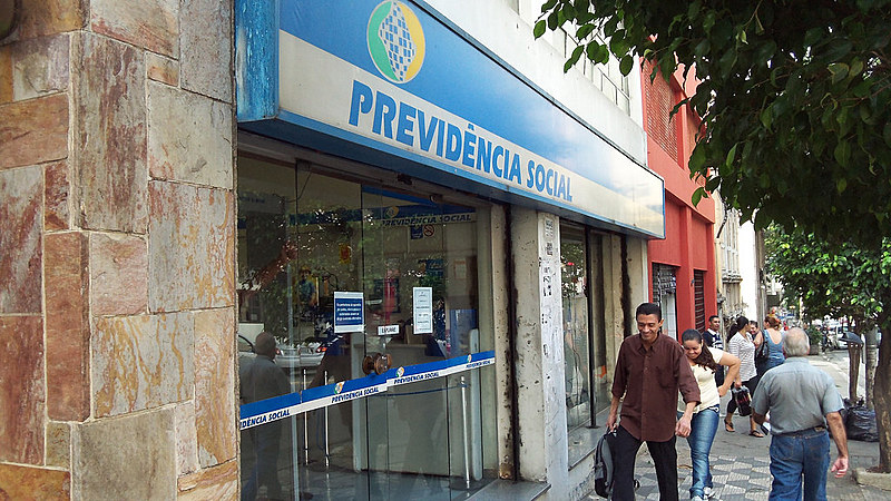 "As mentiras do governo têm sido embaladas por um terrorismo publicitário aplicado em propagandas milionárias"