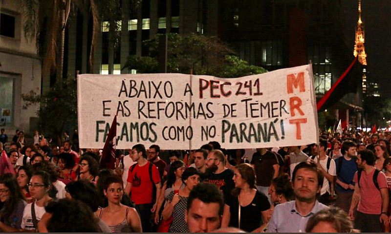 Protesto na Avenida Paulista, em São Paulo, contra medidas do governo Temer
