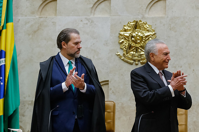 Magistrados do STF negociaram o aumento de 16% com Michel Temer em troca do fim do auxílio-moradia para juízes
