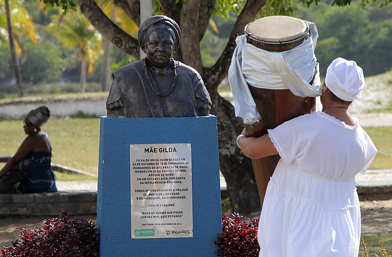Na foto, Busto de Mãe Gilda, homenageada no dia 21 de Janeiro como dia de Combate à Intolerância Religiosa.