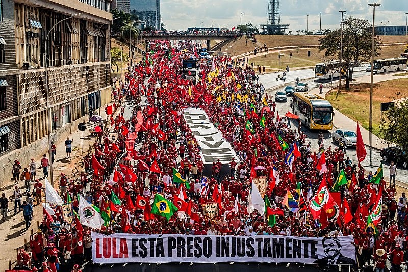 "Uma mentira não é capaz de destruir com uma relação de 40, 50 anos com o povo”, disse Fernando Haddad, candidato a vice de Lula
