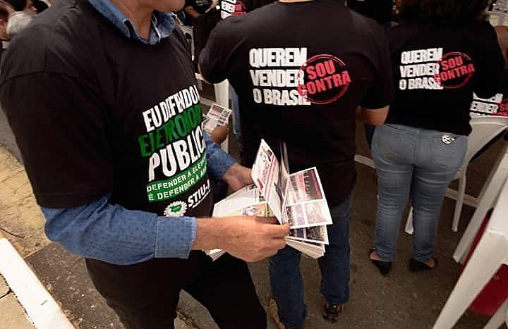 Mobilização de trabalhadores contra a venda Eletrobras em Brasília