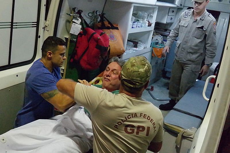 Ex-governador Anthony Garotinho sendo transferido do hospital para Bangu nesta quinta (17)
