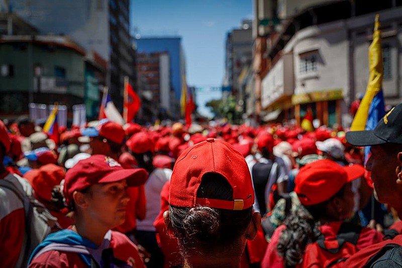 Em protestos semanais, chavistas e opositores fazem das ruas palco da política venezuelana