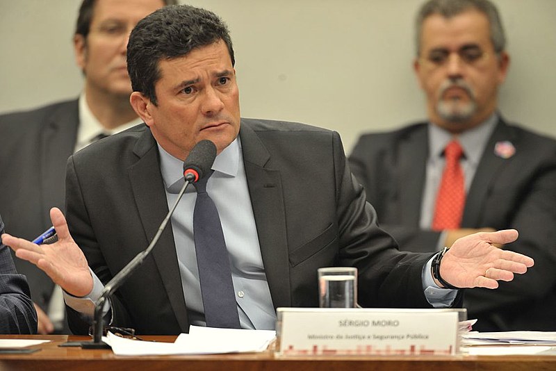 A série de reportagens Vaza Jato, divulgadas pelo Intercept Brasil, evidencia crimes cometidos por Moro e Dallagnol, entre outros políticos