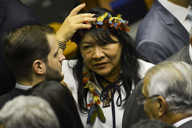 Joenia Wapichana durante sessão de posse no Congresso Nacional em fevereiro deste ano