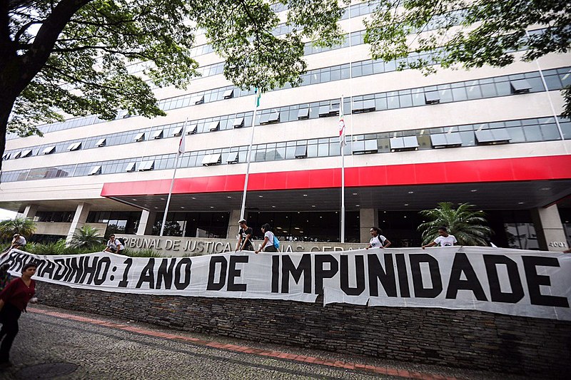 "Exigimos que se realize o que já foi definido nas negociações, a assessoria técnica, indenização justa e reparação dos direitos"