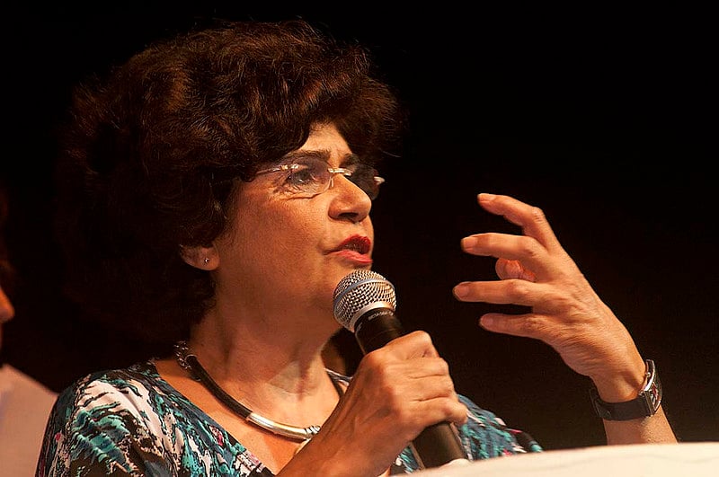 "Poderes lutam entre si e não são reconhecidos pela sociedade. E todos, mídia, justiça, legislativo e executivo brigam por sua fatia no bolo de interesses"
