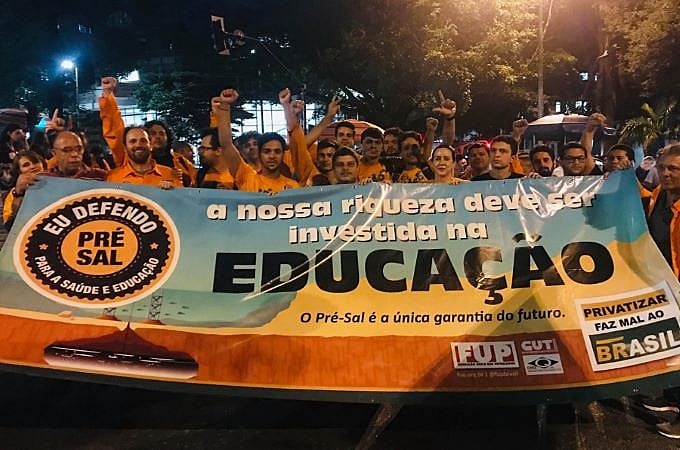 Petroleiros denunciam entrega do petróleo brasileiro ao mercado internacional