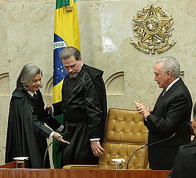 Ministro será o mais jovem a assumir posto. Ele substitui Carmén Lúcia (à esq.)