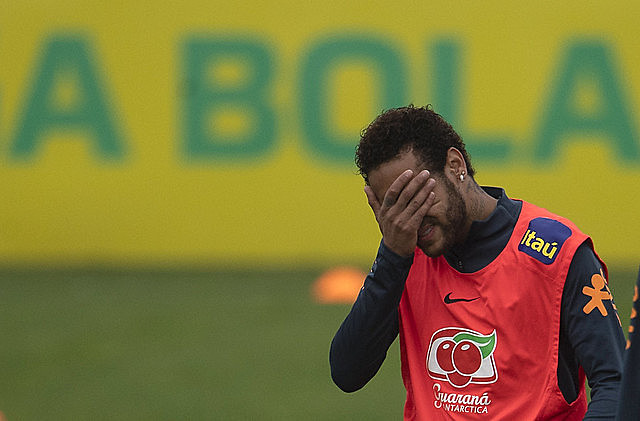 Neymar continúa su rutina de entrenamientos, partidos y compromisos publicitarios