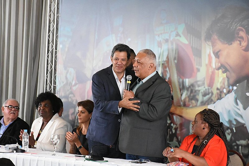 Ato de pastores evangélicos com Haddad aconteceu no centro de São Paulo