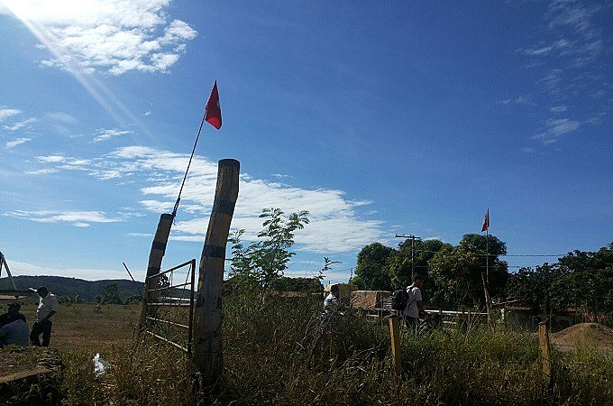 A ação integra a Jornada Nacional de Luta pela Reforma Agrária e 'as famílias denunciam a grilagem de terras na região de Unaí