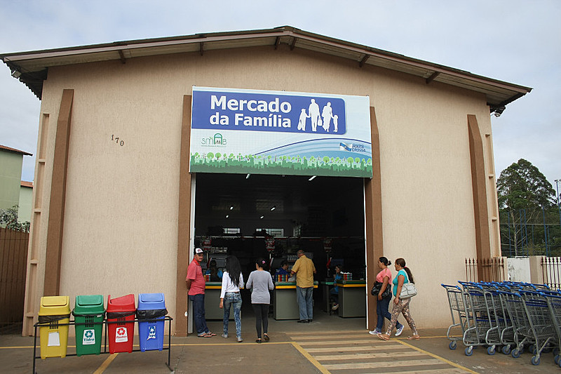 Fazer de conta que o dinheiro não foi parar em algum lugar ainda obscuro é manter a 'caixa preta' na gestão do dinheiro do contribuinte