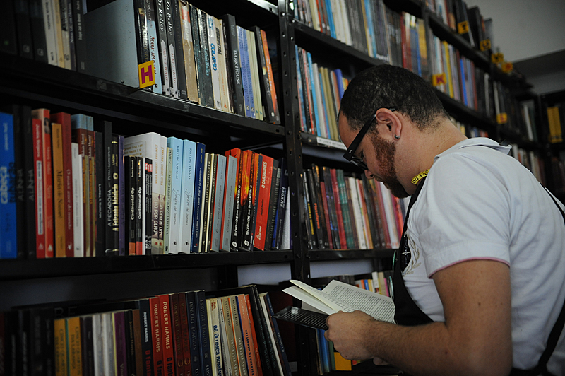 Não basta afirmar que esses males têm sido produzidos por uma leitura equivocada da Bíblia, que em si não justificaria esses males
