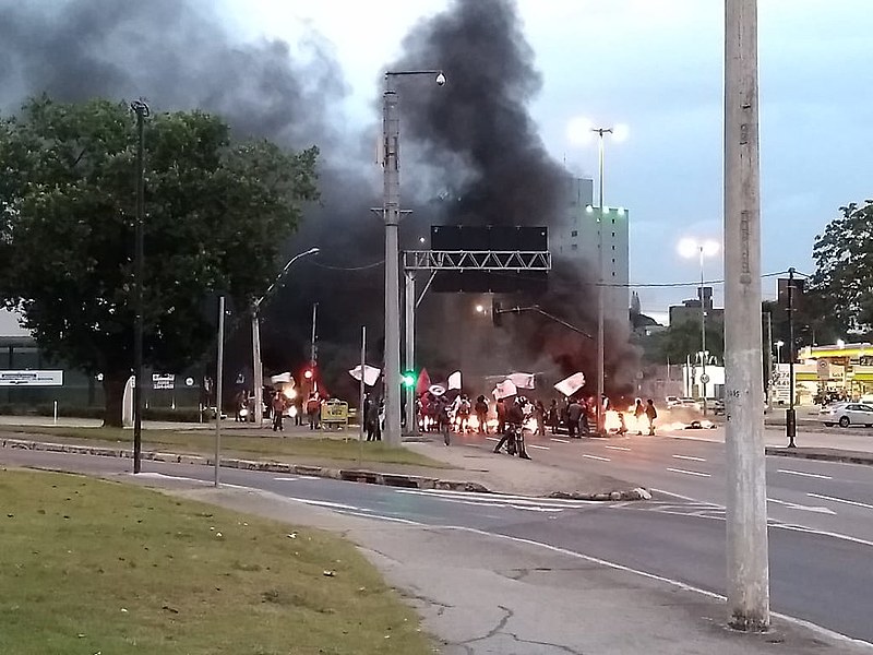 Protesto aconteceu na Avenida Antônio Carlos, na greve geral de 14 de junho