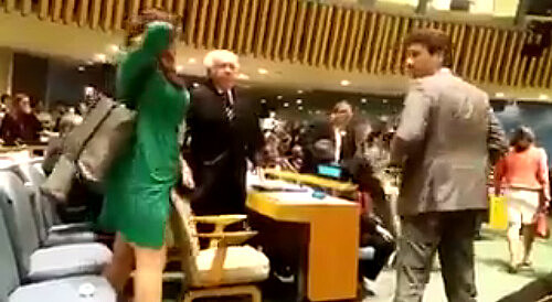 Vídeo registra momento de retirada