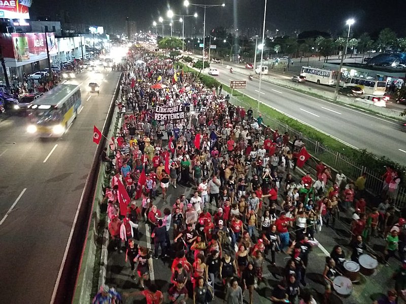 Após os dias 15 e 30 de maio, nova manifestação massiva toma as ruas de Natal