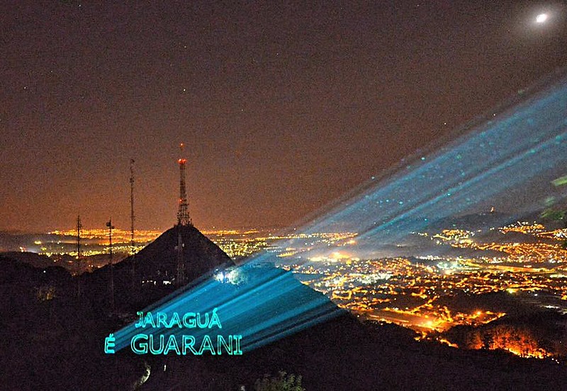 Protesto com laser ressalta que Jaraguá é Guarani