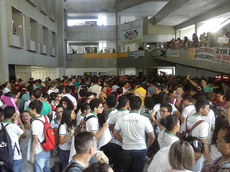 Professores solicitam reajuste de 12,67%, assim como a convocação dos professores reclassificados no concurso de 2013