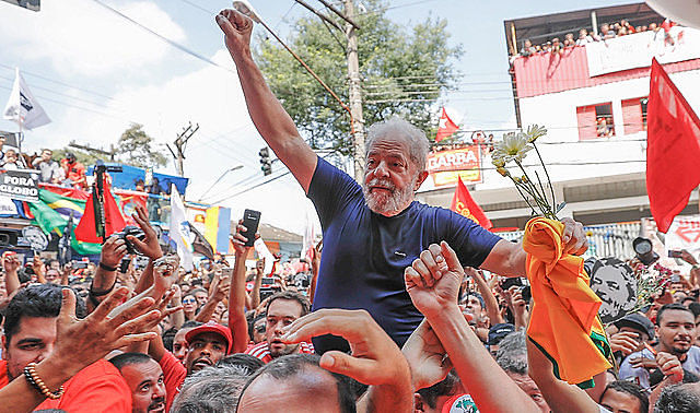 Lula foi preso no dia 7 de abril de 2018 para cumprir a pena de oito ano e dez meses, estabelecida no âmbito da Lava Jato