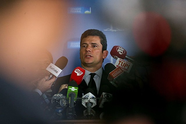 "Quando o interesse público deixa de ser um fim e se transforma em um meio para maximizar ganhos privados, há algo muito estranho"