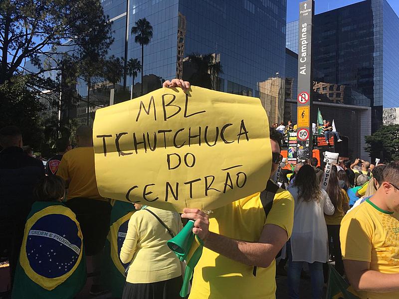 Antes juntos no apoio a Bolsonaro, MBL não compareceu ao ato e foi criticado pelos manifestantes