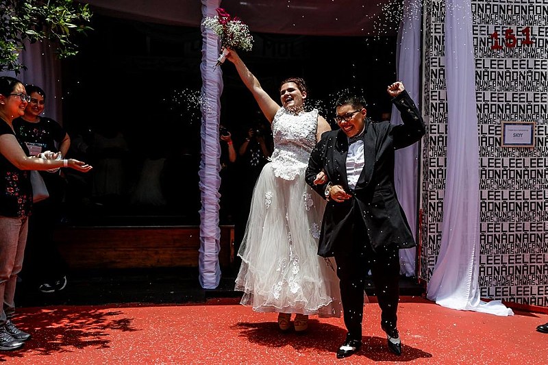 Casamento coletivo reúne 40 casais LGBT em São Paulo