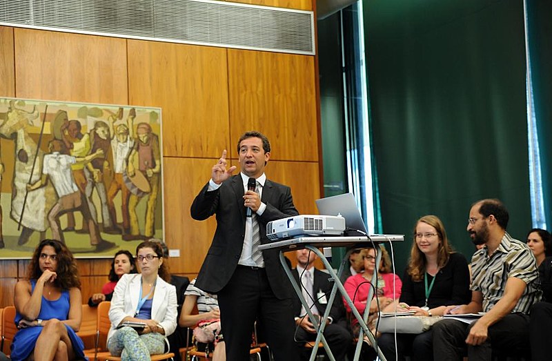 "O debate político vai passar muito pela informação distorcida e pela disseminação dessa informação", afirma Fábio