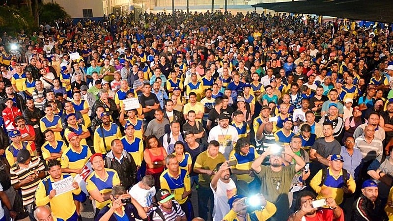 Categoria está em greve desde o dia 15 contra reformas propostas por Temer