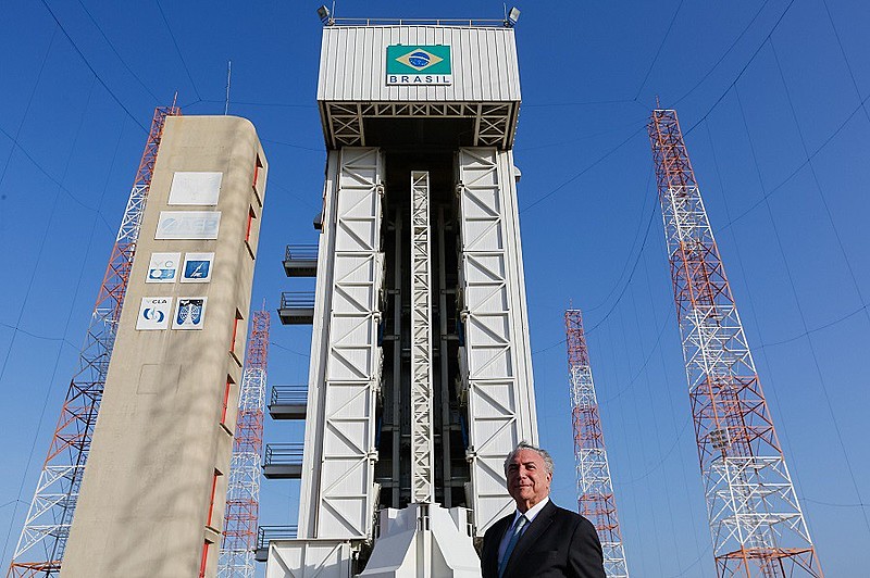 Temer em vista à Base de Alcântara, no começo de outubro