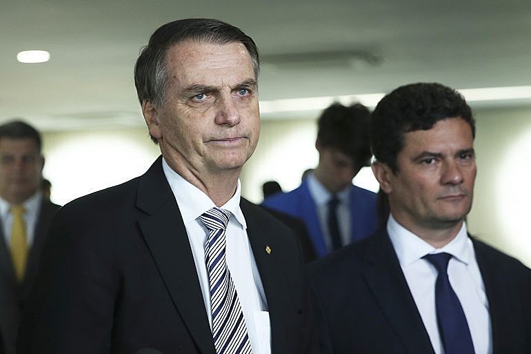 Bolsonaro dá concretude ao seu discurso anti-conhecimento