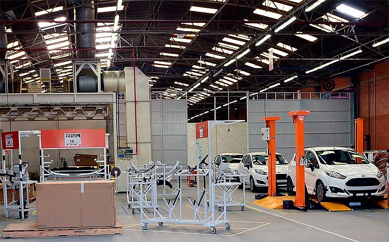 Ford deixará de produzir e comercializar no Brasil as linhas Cargo, F-4000, F-350 e Fiesta, assim que terminarem os estoques