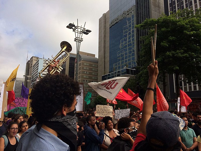 Manifestantes na concentração do primeiro ato do MPL deste ano