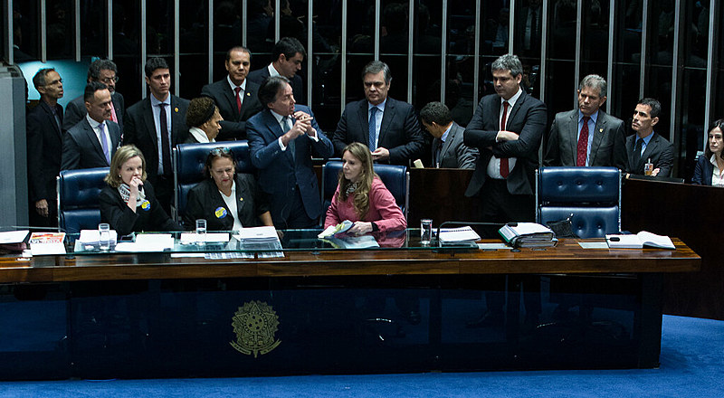 Reforma trabalhista foi aprovada no Senado Federal por 50 votos a favor e 26 contra. Senadoras oposicionistas tentaram barrar a votação