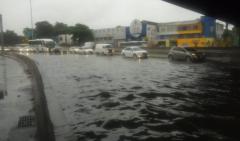 O temporal que atingiu o Rio de Janeiro na noite da última segunda-feira (8) causou, até o momento, dez mortes