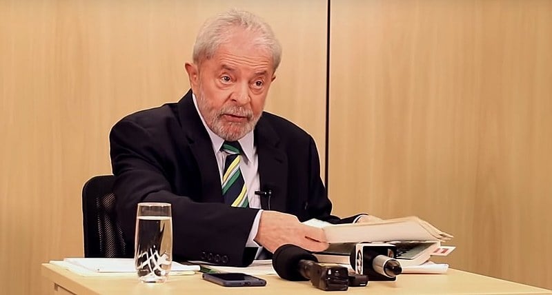Ex-presidente Lula durante entrevista ao portal Migalhas, na sede da PF em Curitiba