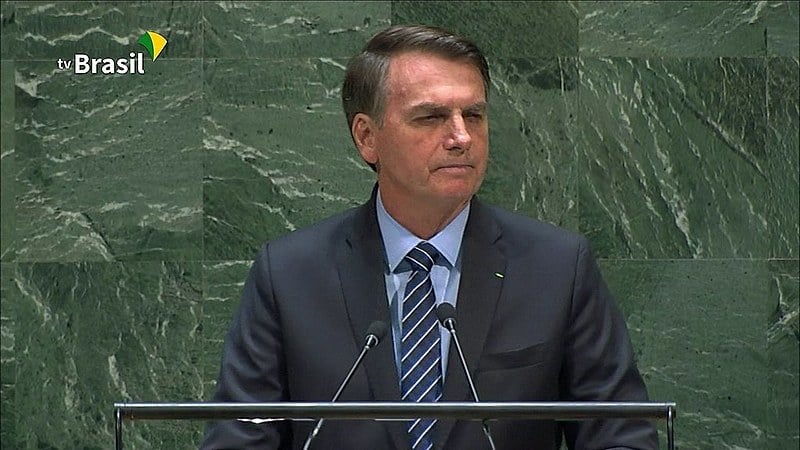 Jair Bolsonaro leu carta de suposto grupo indígena que apoia Ysani Kalapalo; lideranças indígenas rechaçam documento