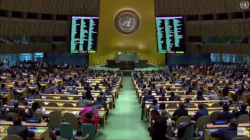 Por 189 votos a favor e 2 contra, a resolução foi discutida e aprovada pela 26ª vez consecutiva na Assembleia Geral da ONU